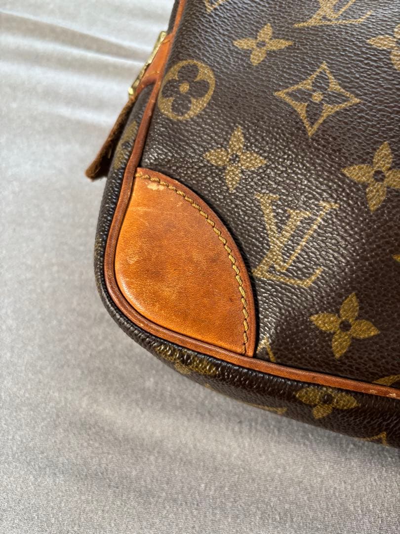 Louis Vuitton モノグラム クラッチバッグ m51825