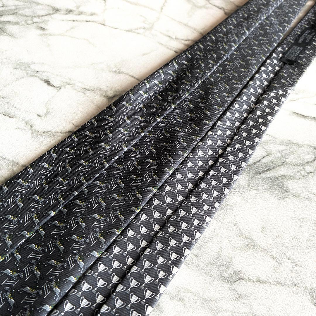 ✨未使用箱付きタグ付き✨HERMES ホース総柄　トロフィー総柄　ネクタイ