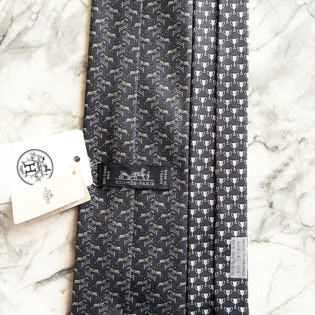 ✨未使用箱付きタグ付き✨HERMES ホース総柄　トロフィー総柄　ネクタイ