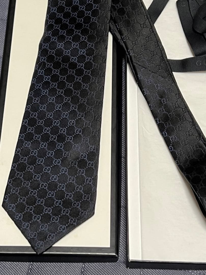 超美品✨GUCCI グッチ gg柄 ネクタイ(グッチロゴ) 黒x青　E