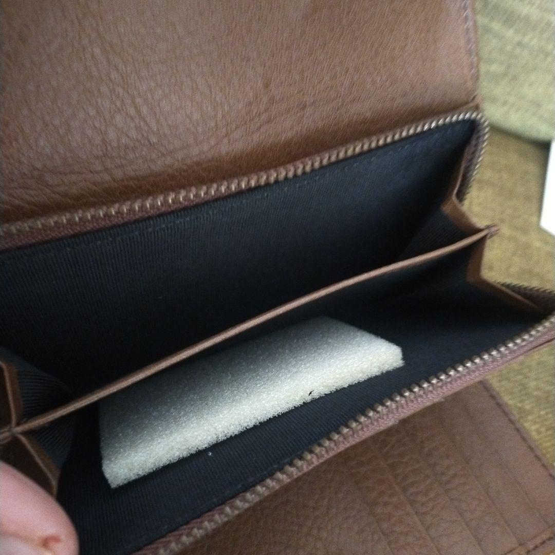 BURBERRY 三つ折りエナメル財布 ブラウン箱入り
