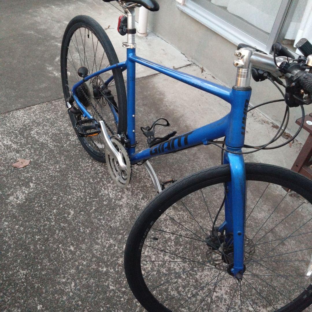GIANT ESCAPE R DISC　青いクロスバイク