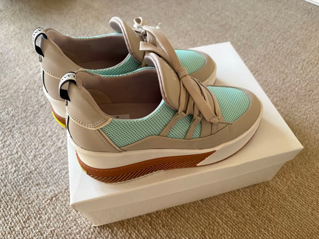 LANVIN en Bleuスニーカー［箱付き］