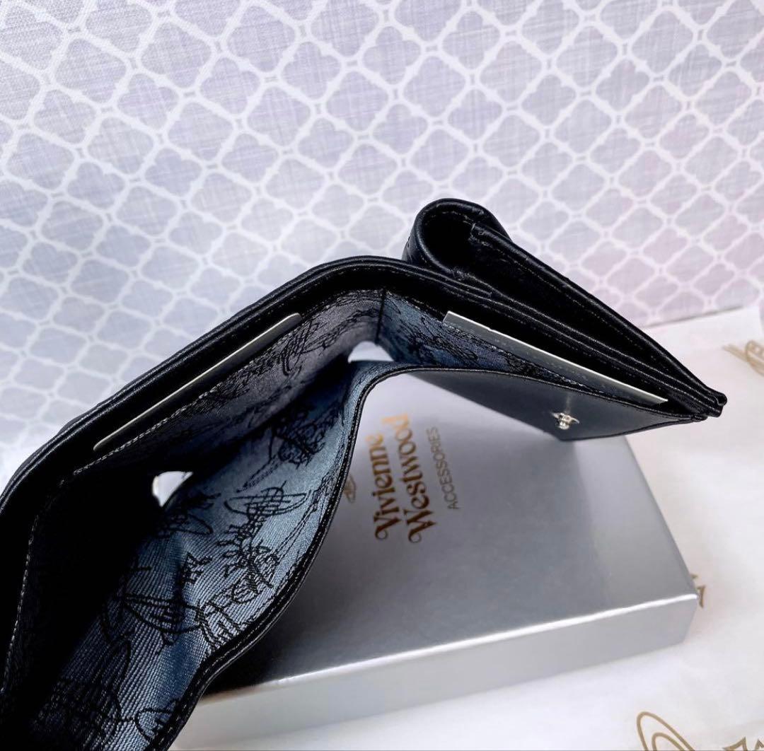 【内柄も素敵☆最新】Vivienne Westwood 三折財布 黒 マット