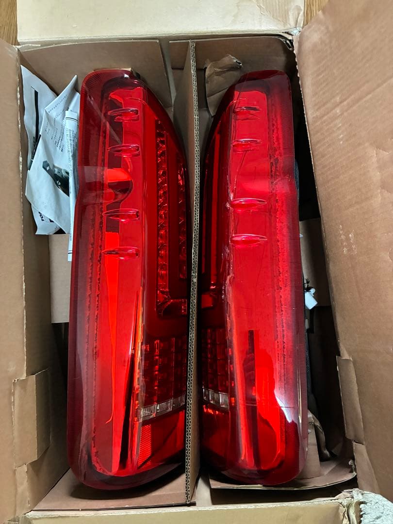 ハイエース TOM'S テールランプ トムス