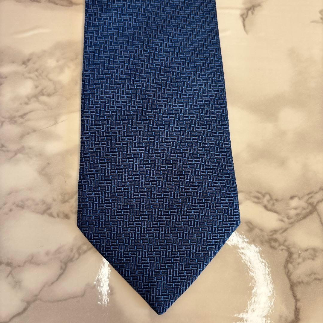 HERMES ネクタイ　ネイビー　紺　ブルー　青　ファソネ　H 総柄　刺繍