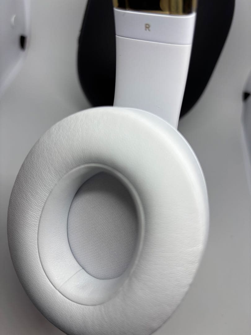 【超美品】 Beats Studio3 Wireless ホワイト　ケース付き