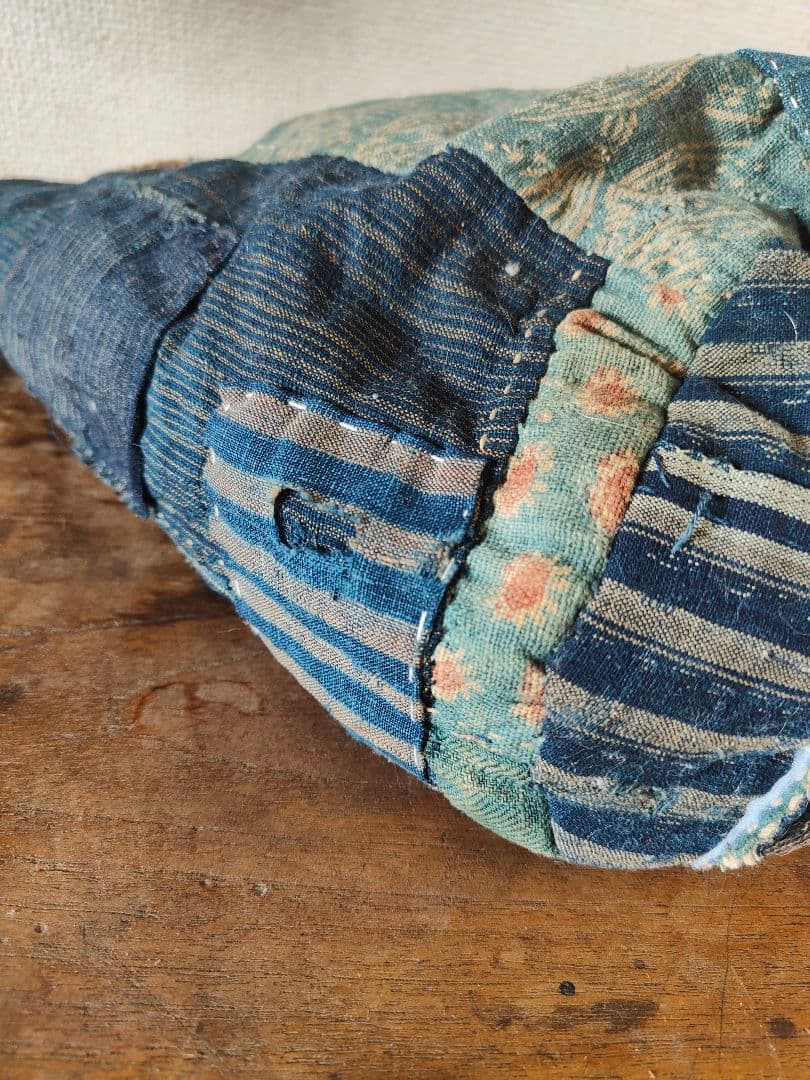 古い物語みたいな世界✝️bororemadebag