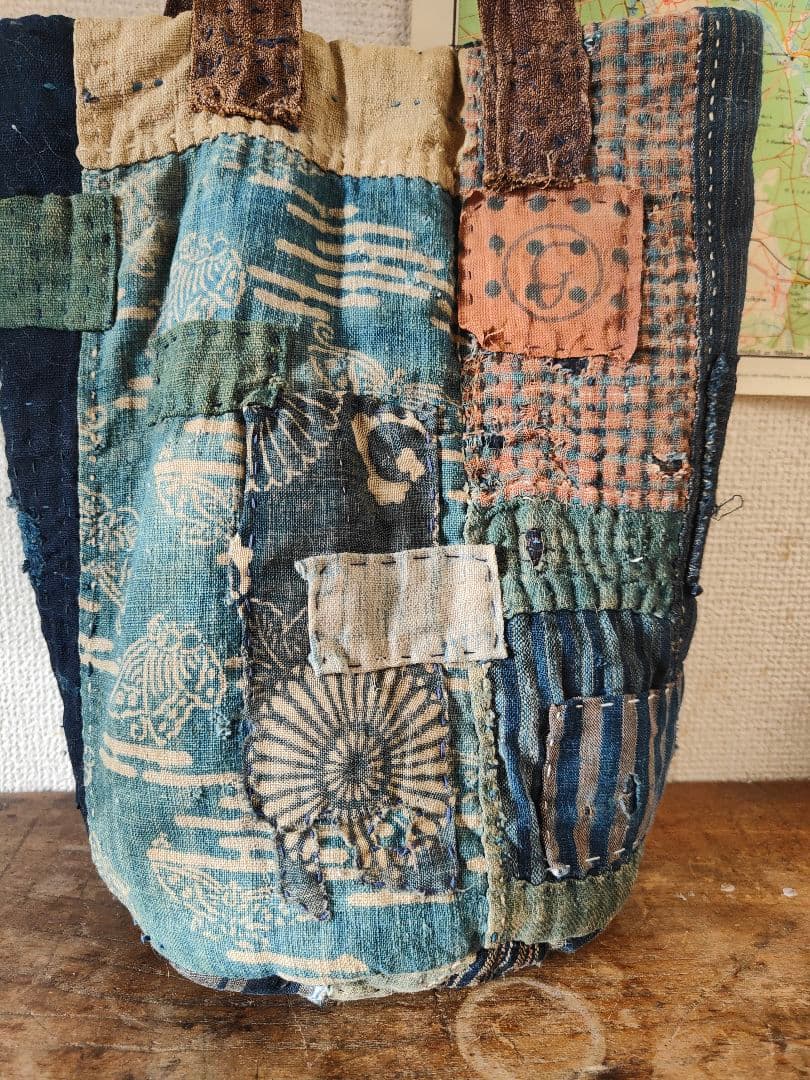 古い物語みたいな世界✝️bororemadebag