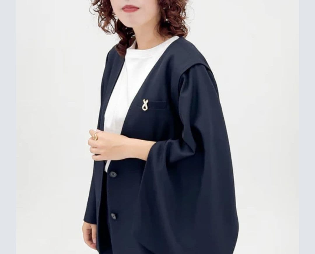 SERPENTINA ノーカラージャケット　元鈴木さん