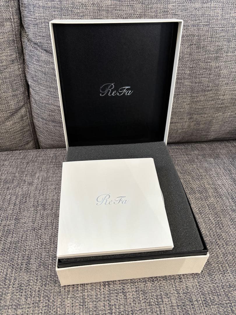 (正規品)新品、未使用品。プレゼントにも最適ReFa カラットレイお得です