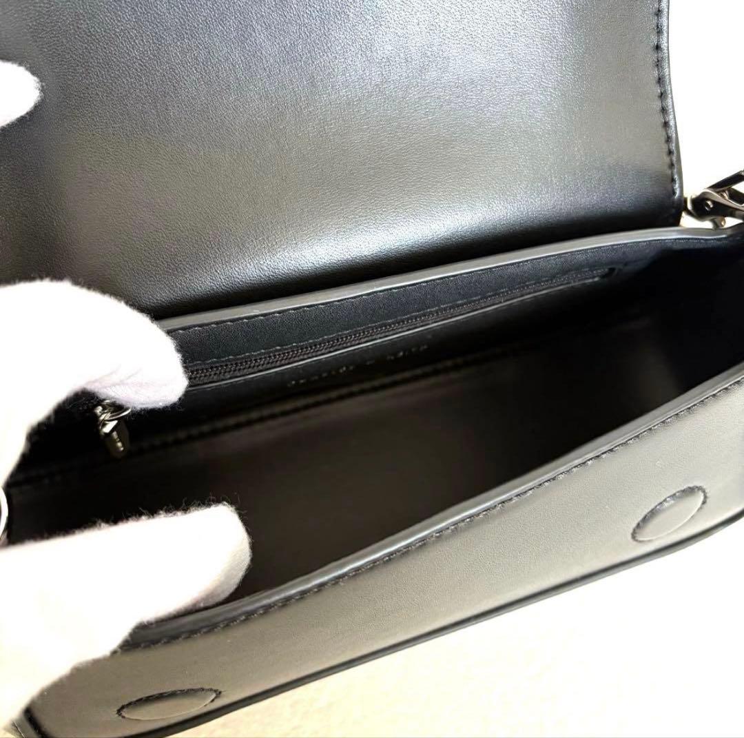 ⭐︎美品【CHARLES & KEITH】オリビア トラペーズショルダーバッグ 黒