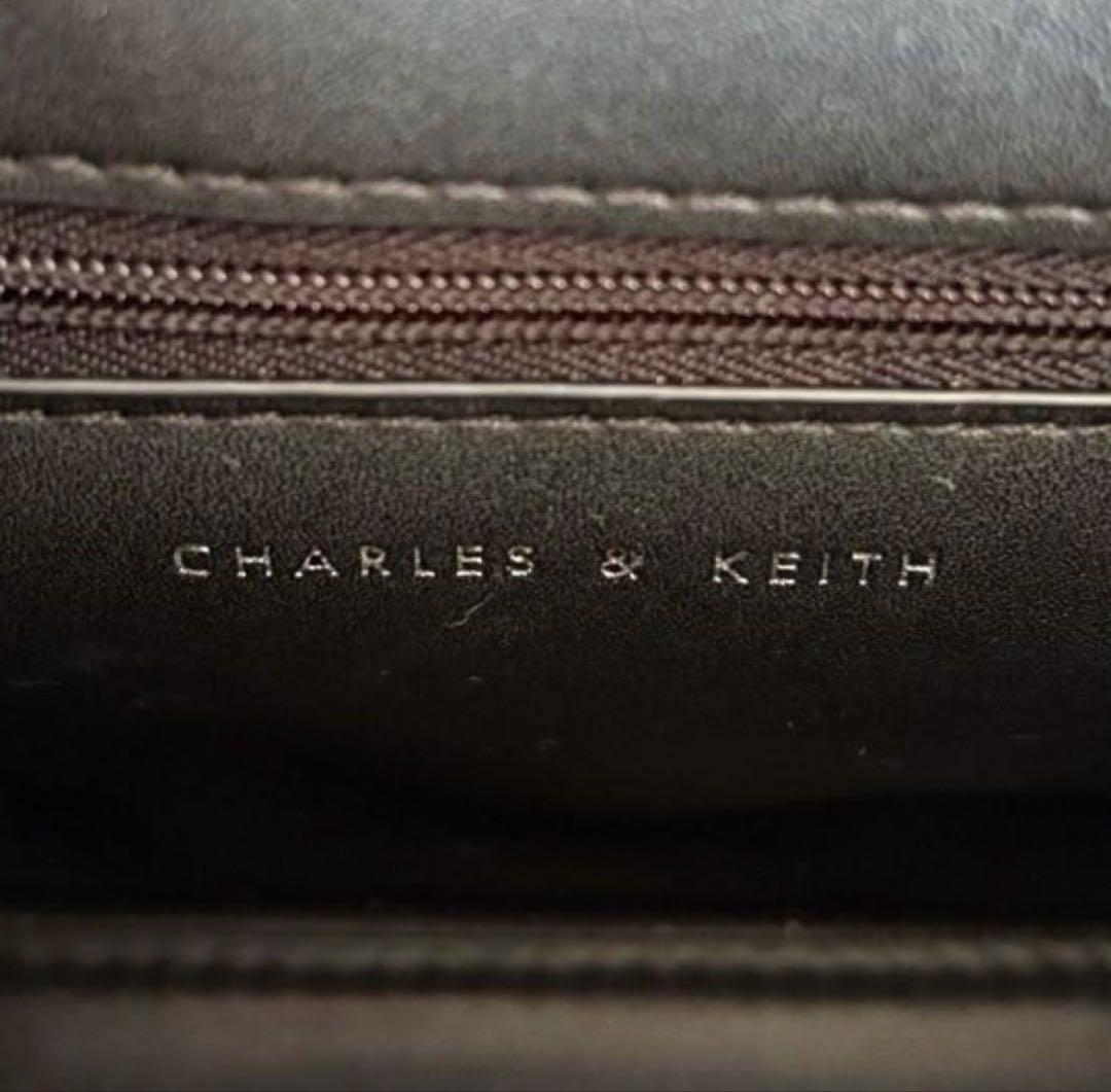 ⭐︎美品【CHARLES & KEITH】オリビア トラペーズショルダーバッグ 黒