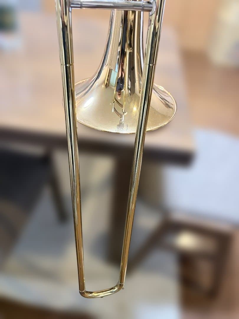 金色 バストロンボーン マウスピース付き