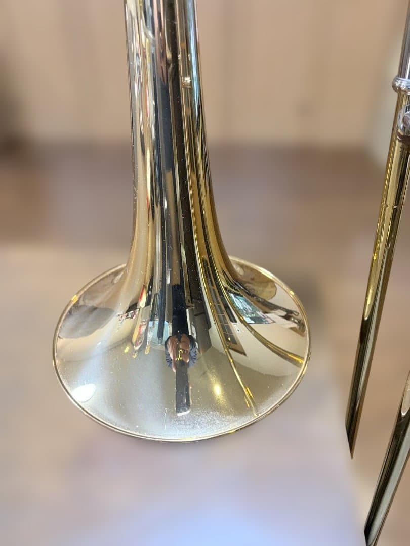 金色 バストロンボーン マウスピース付き