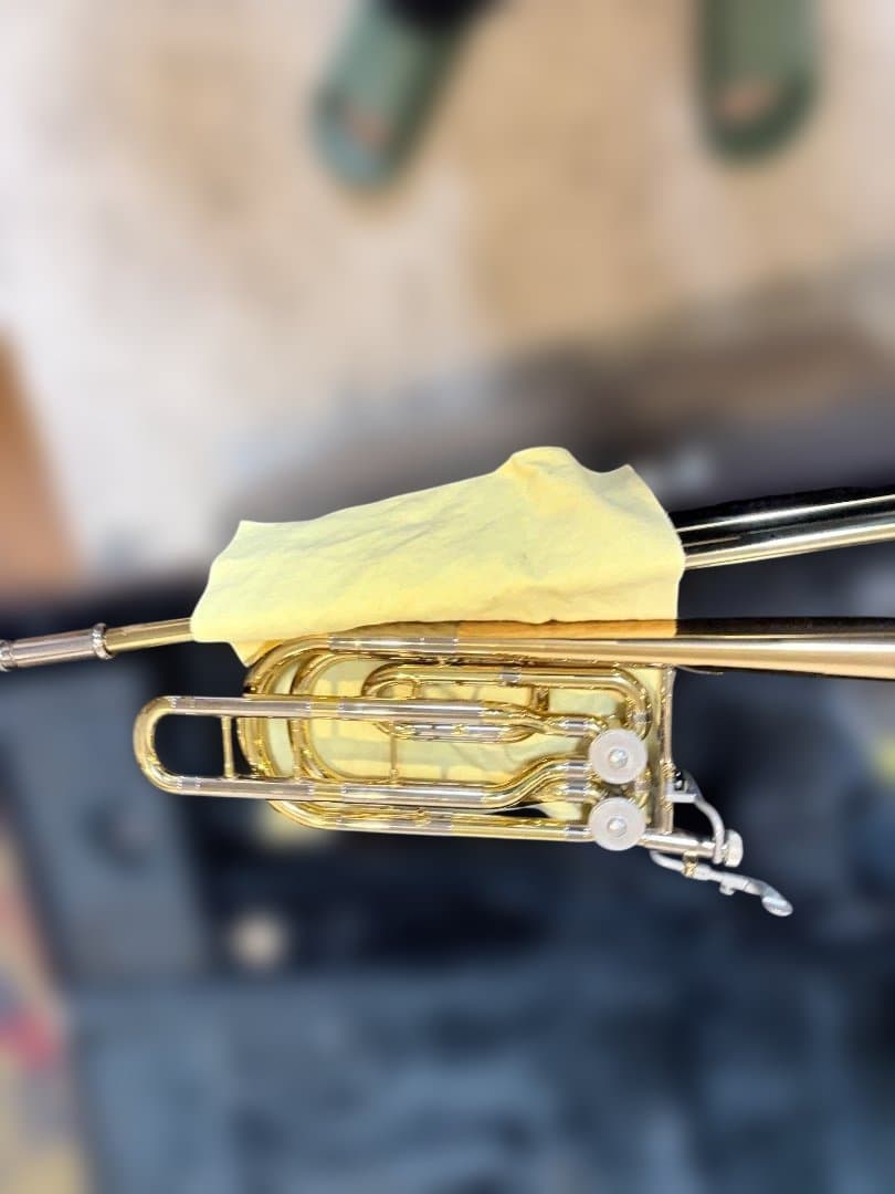 金色 バストロンボーン マウスピース付き