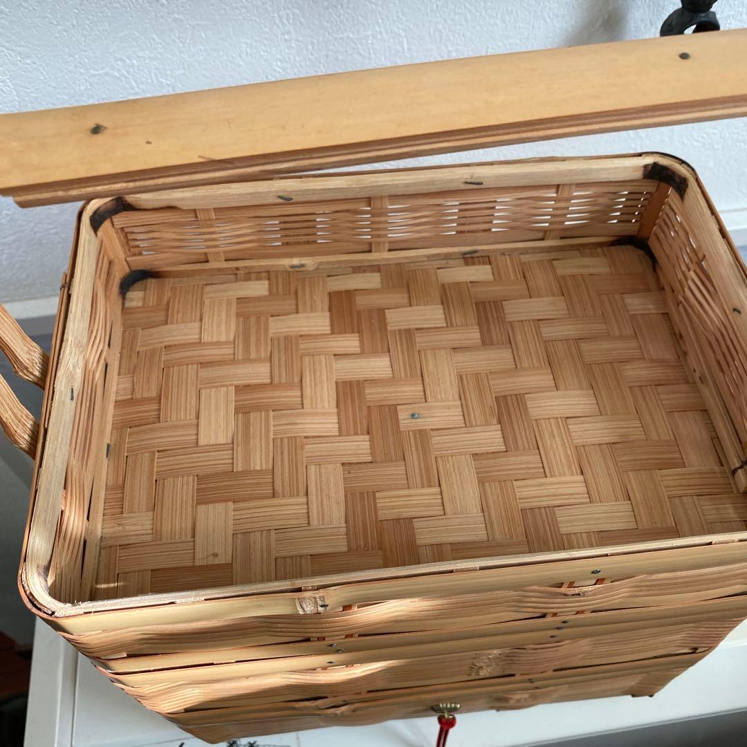 ❣️お値下げ❣️竹籠　　　三段お弁当籠　　大