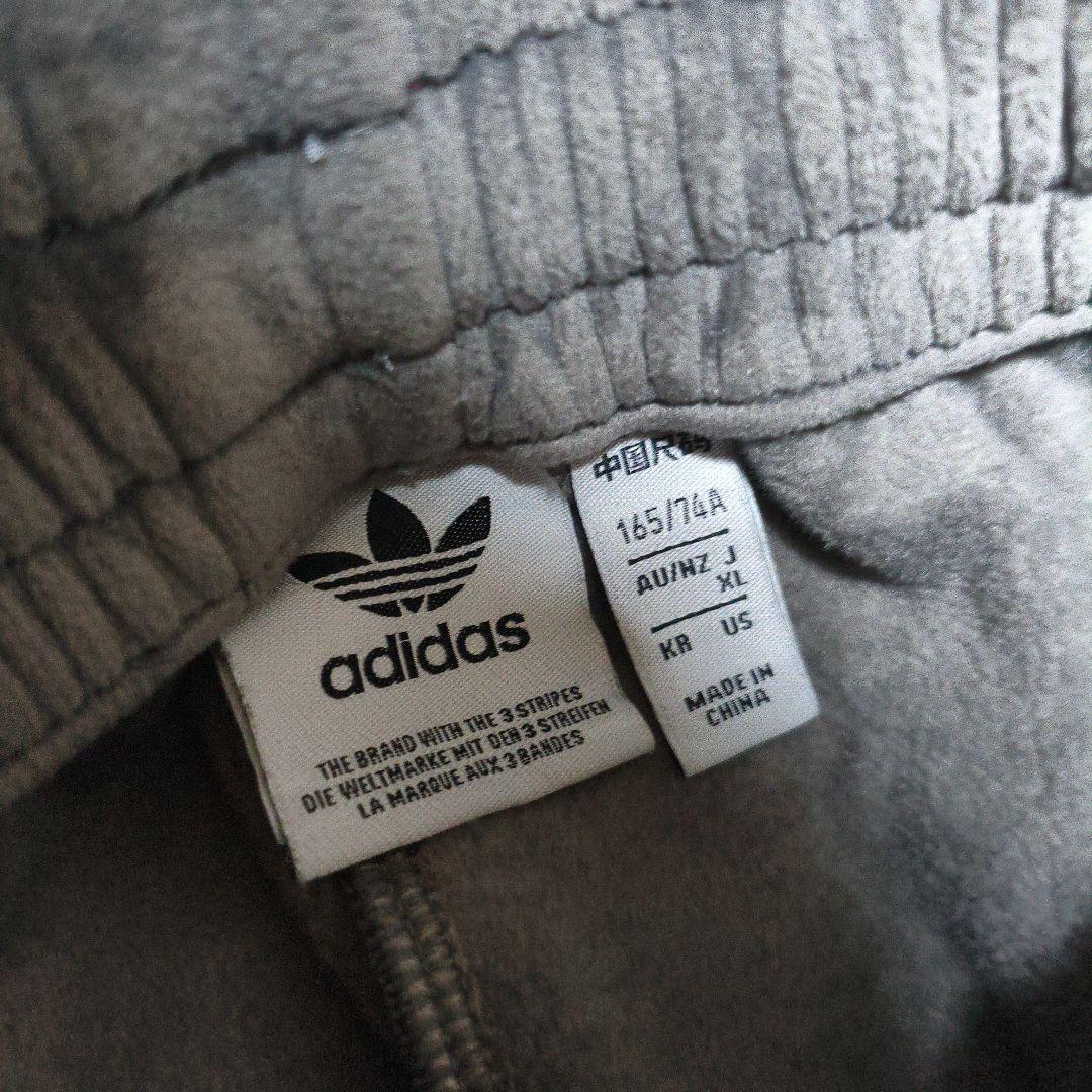 adidas Originals ベルベット ルーズトラックパンツ