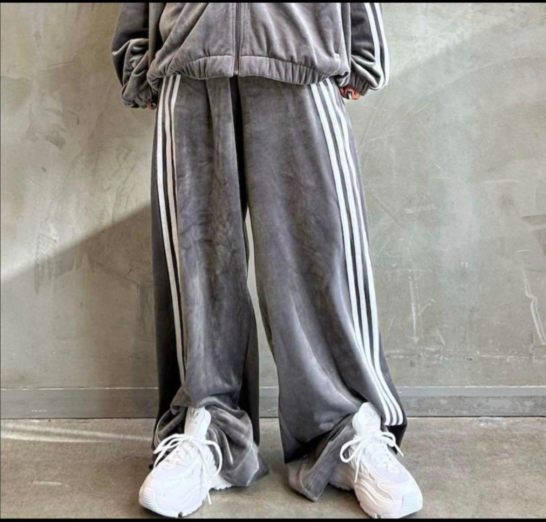adidas Originals ベルベット ルーズトラックパンツ