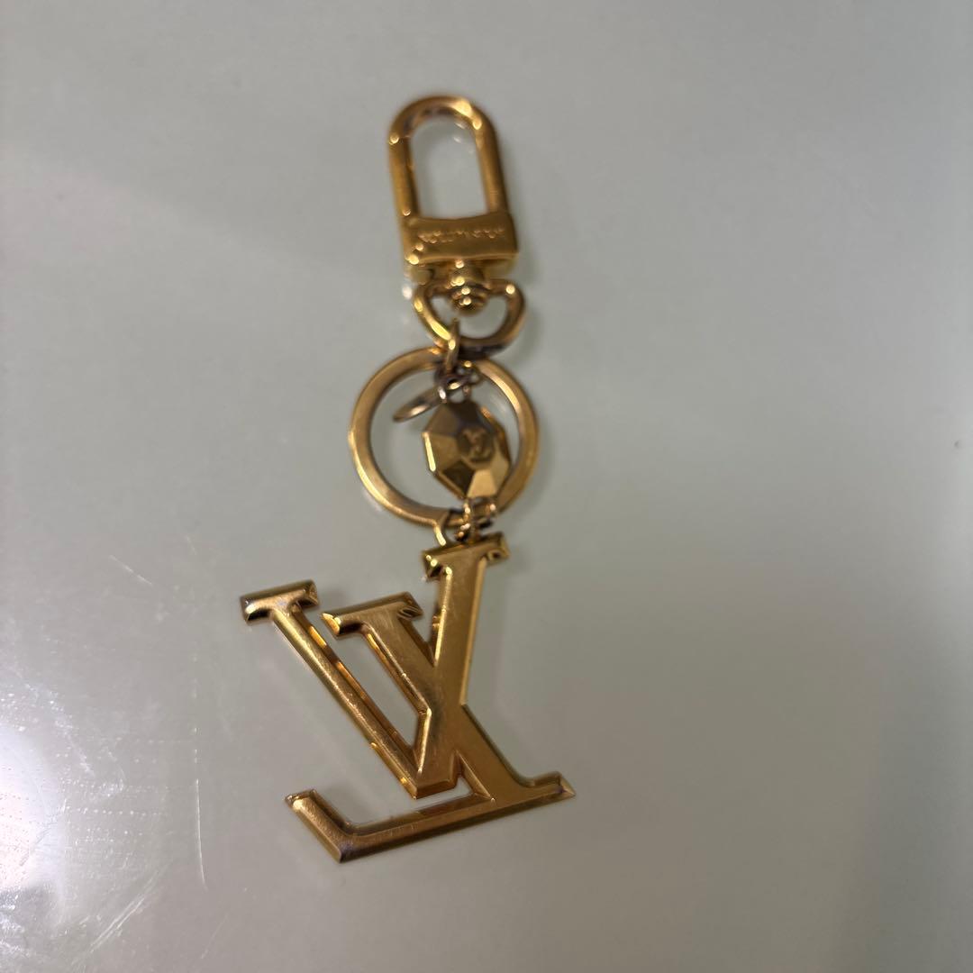 Louis Vuitton ゴールド ロゴチャーム