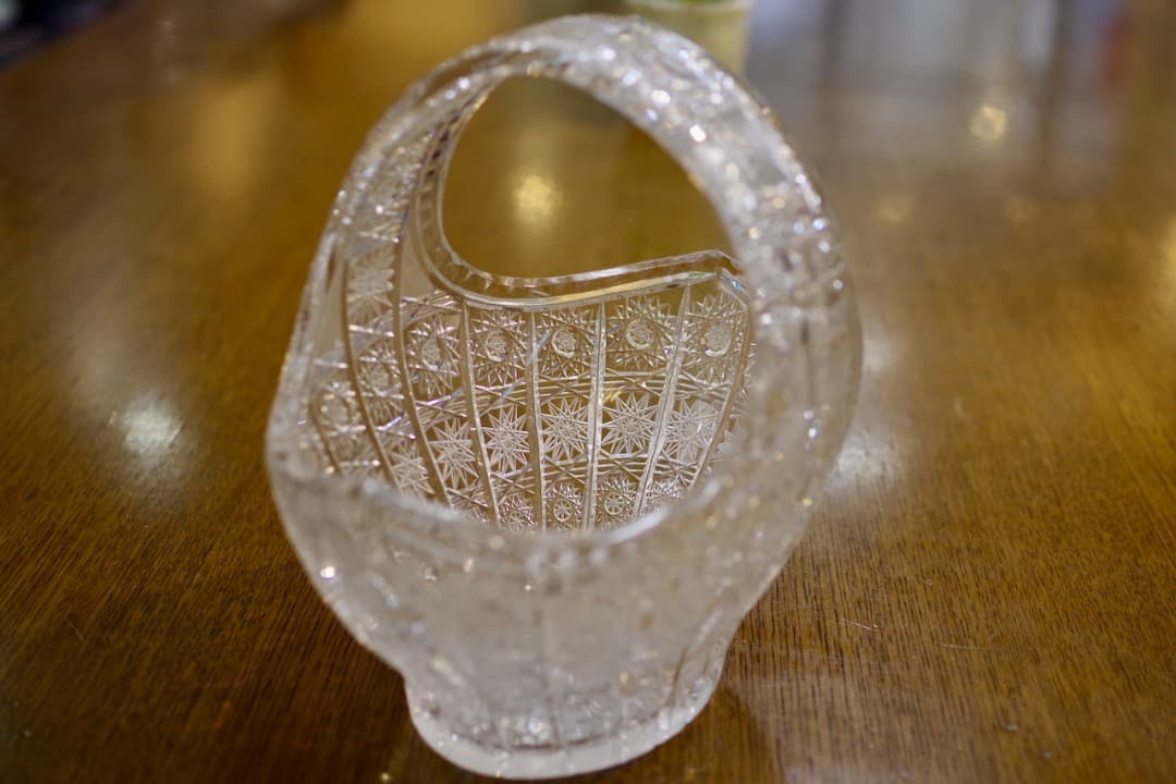ボヘミアングラスのバスケットと灰皿（クリスタルガラス2個セット）