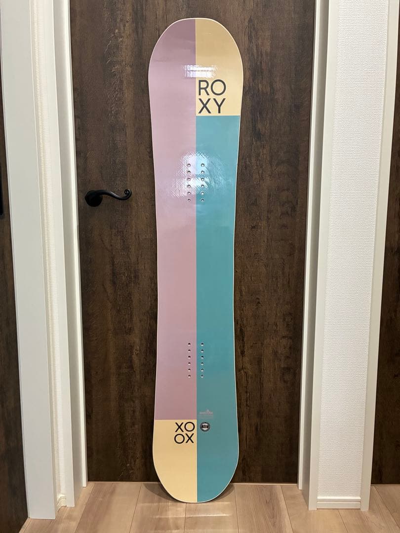 美品 ROXY XOXO 142cm ロキシー スノーボード 板 ボード