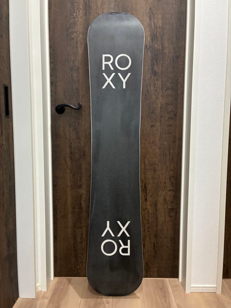 美品 ROXY XOXO 142cm ロキシー スノーボード 板 ボード