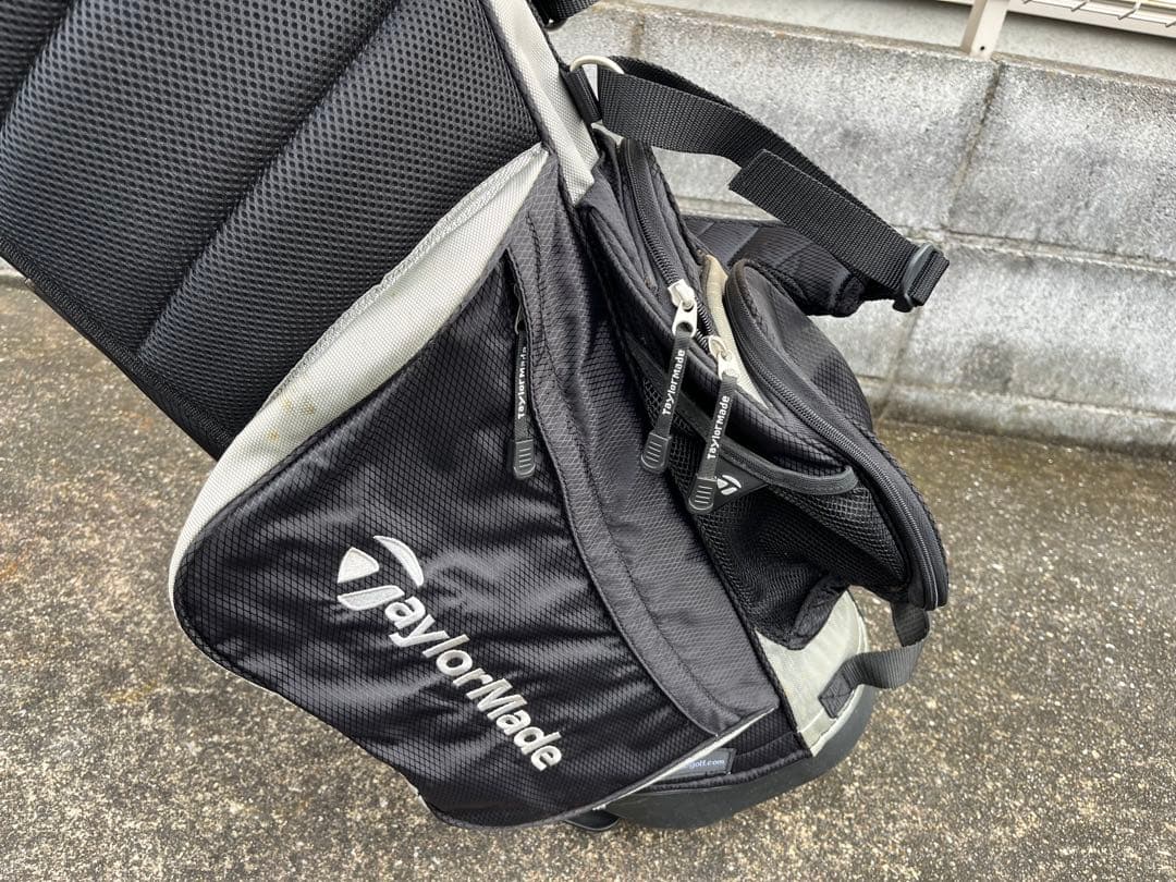 テーラーメイド　キャディバッグ　スタンド型　フードカバーあり