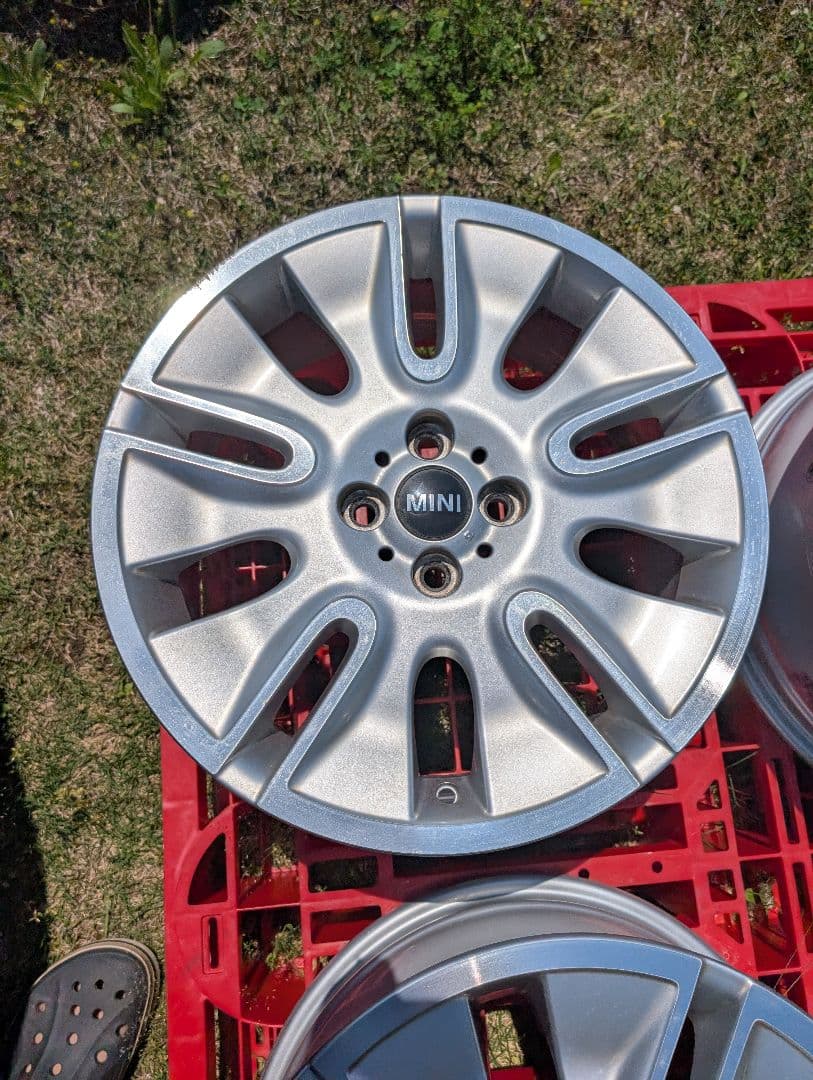 ①【USED】ミニクーパーS カムデン純正ホイール MINI　4本セットの2本