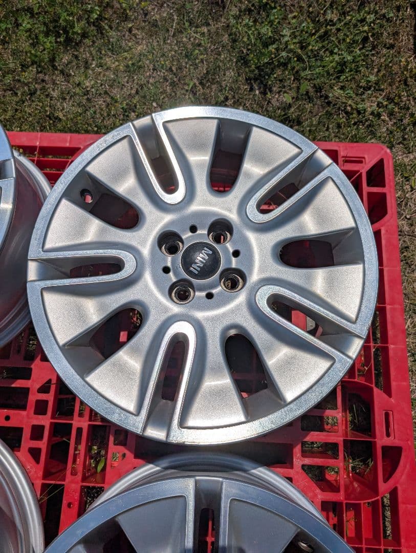 ①【USED】ミニクーパーS カムデン純正ホイール MINI　4本セットの2本