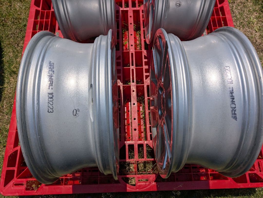 ①【USED】ミニクーパーS カムデン純正ホイール MINI　4本セットの2本