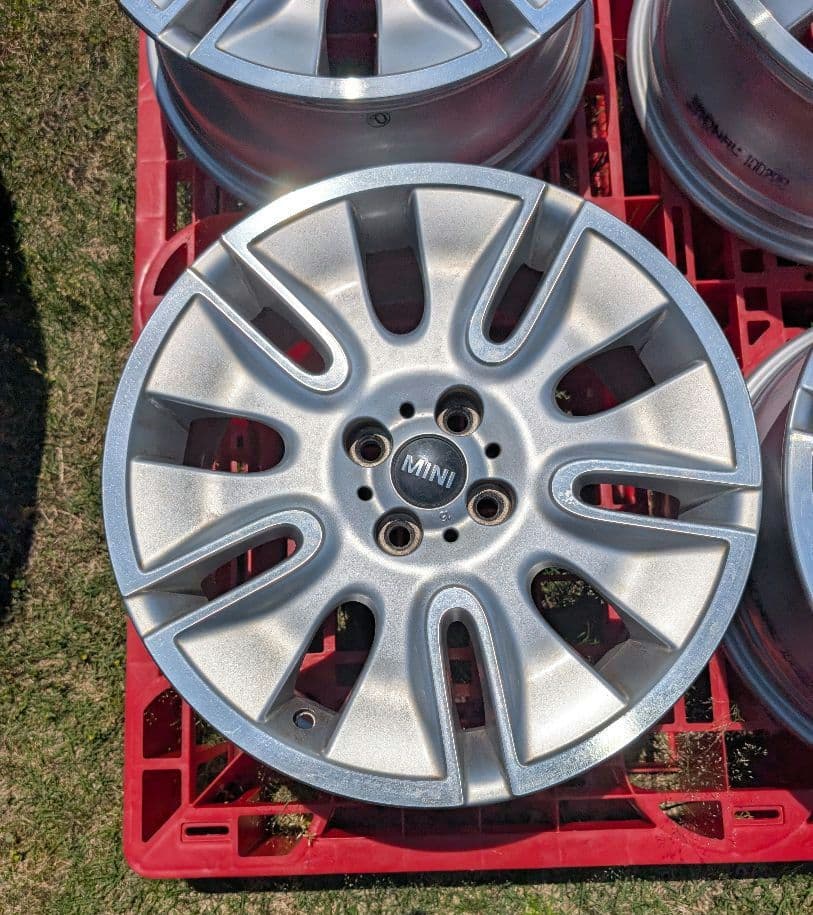 ①【USED】ミニクーパーS カムデン純正ホイール MINI　4本セットの2本