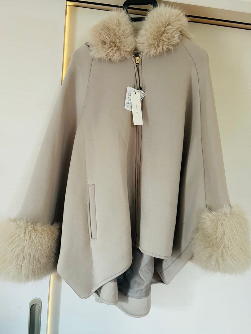 最終価格　ファー付きグレージュ　ポンチョコート