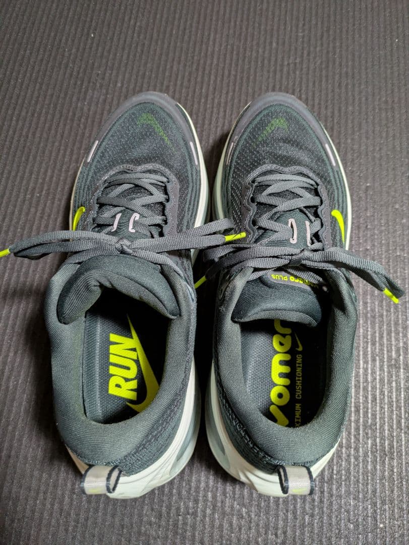 ナイキ　ボメロプラス 29cm