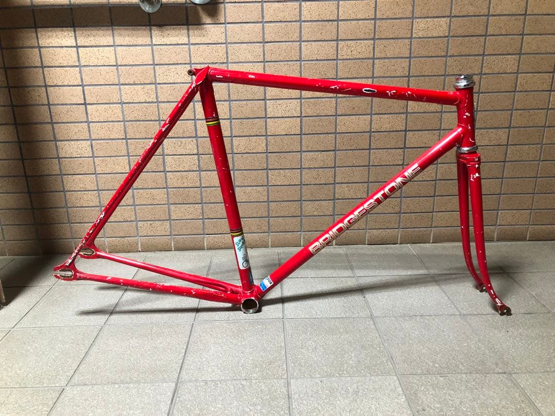 BRIDGESTONE 赤 ピストフレーム