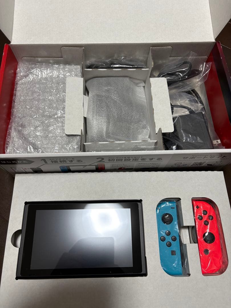 任天堂Switch 本体 ネオンブルー／ネオンレッド 付属品一式