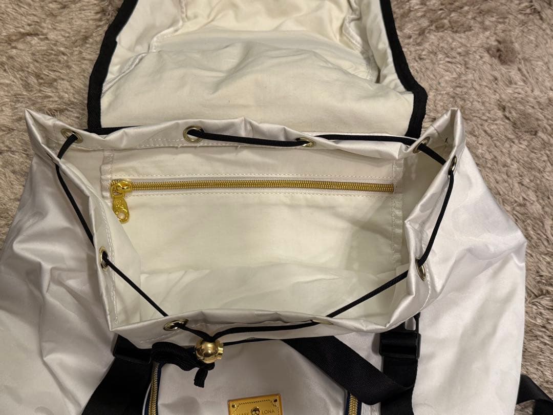 マークアンドロナ　リュック　バックパック　白