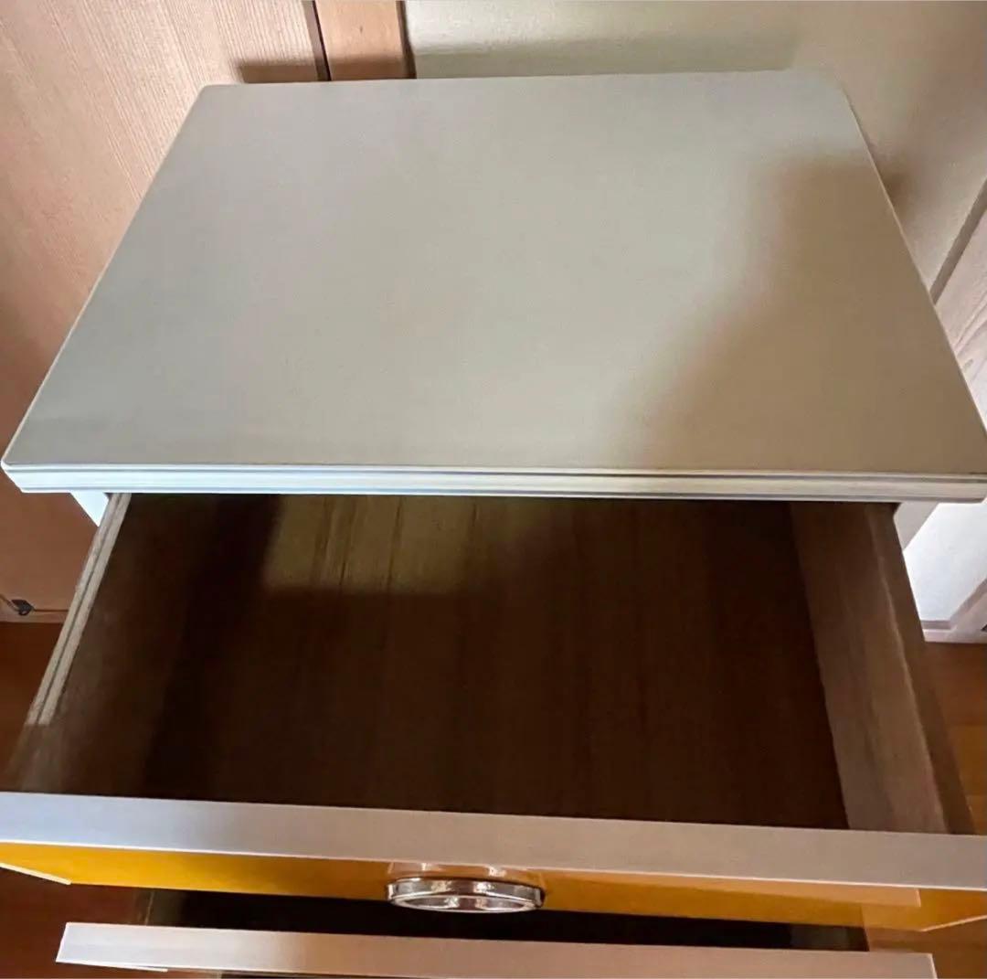 昭和レトロポップ　オレンジ色 5段チェスト タンス　丸型取っ手付き