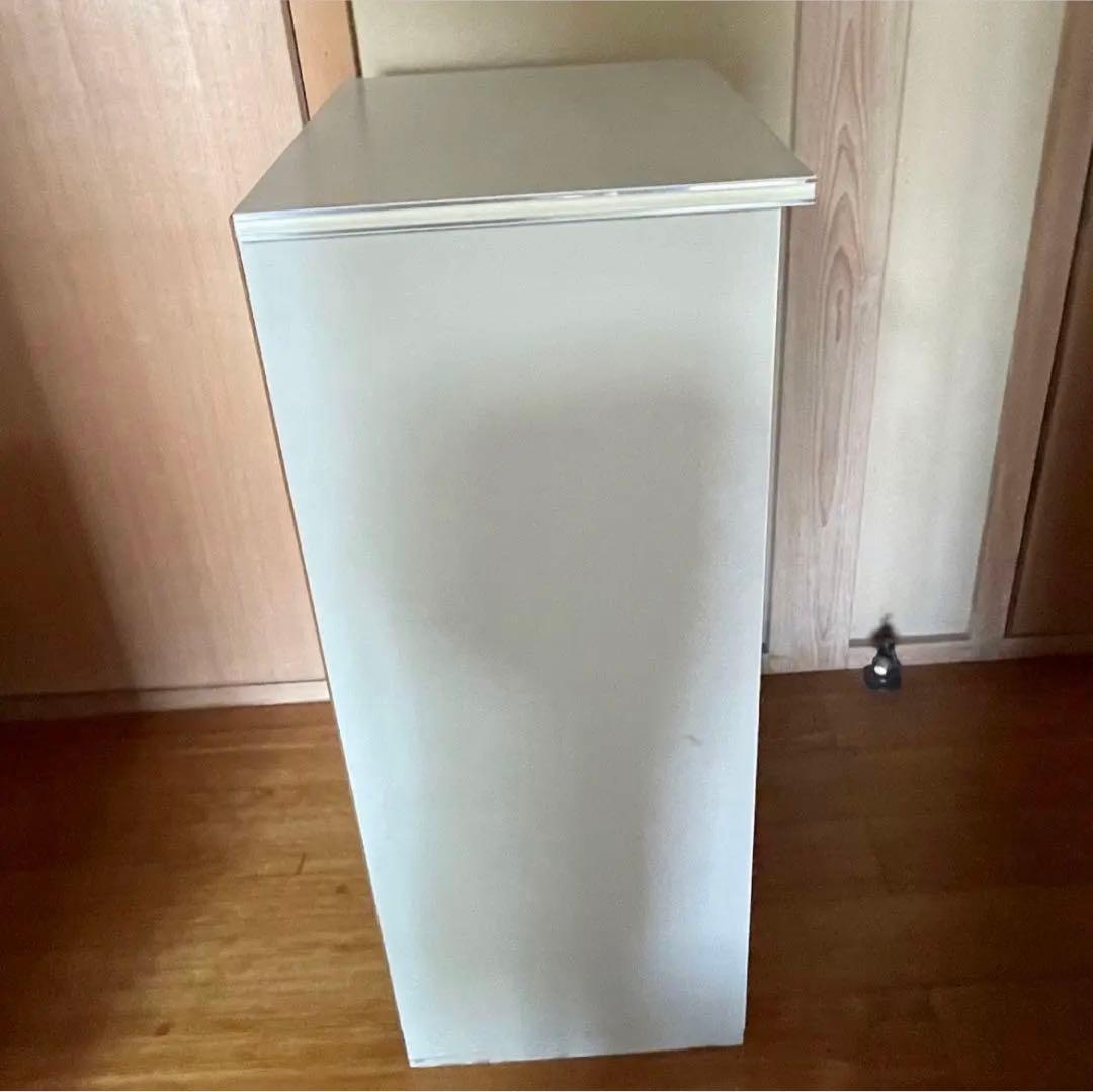 昭和レトロポップ　オレンジ色 5段チェスト タンス　丸型取っ手付き