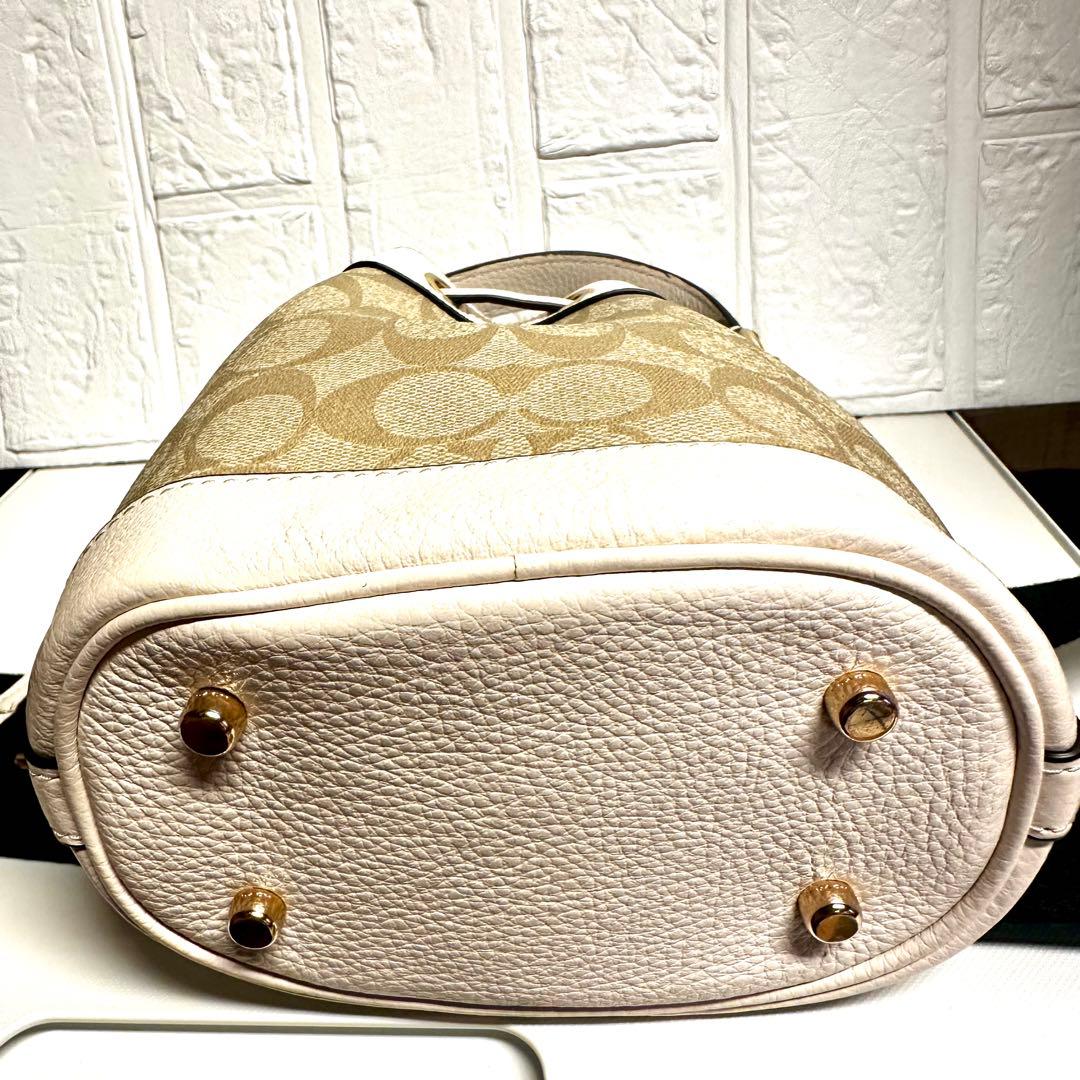 n*o様 【美品】コーチシグネチャー コーテッド キャンバス、リファインド ペブ