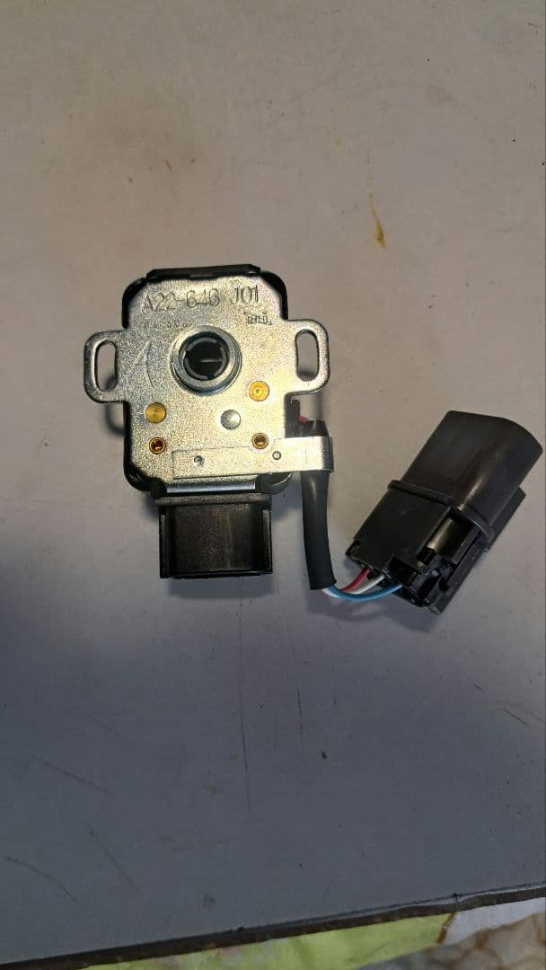 日産　ニッサン スロットルポジションセンサー