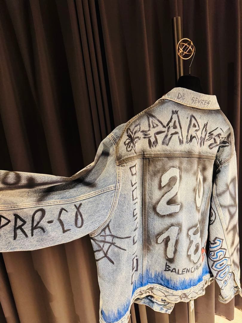 【新品未使用】BALENCIAGAグラフィックGジャン