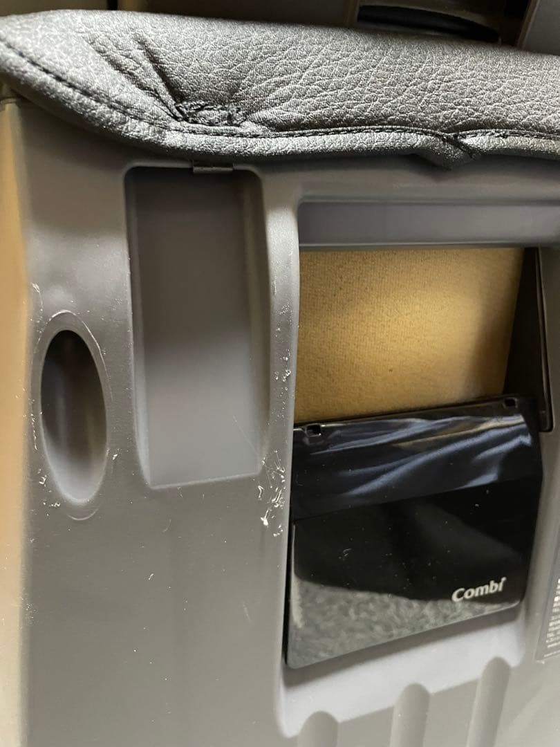 チャイルドシート　ISOFIX クルムーブ　 コンビ　エッグショック　NBW