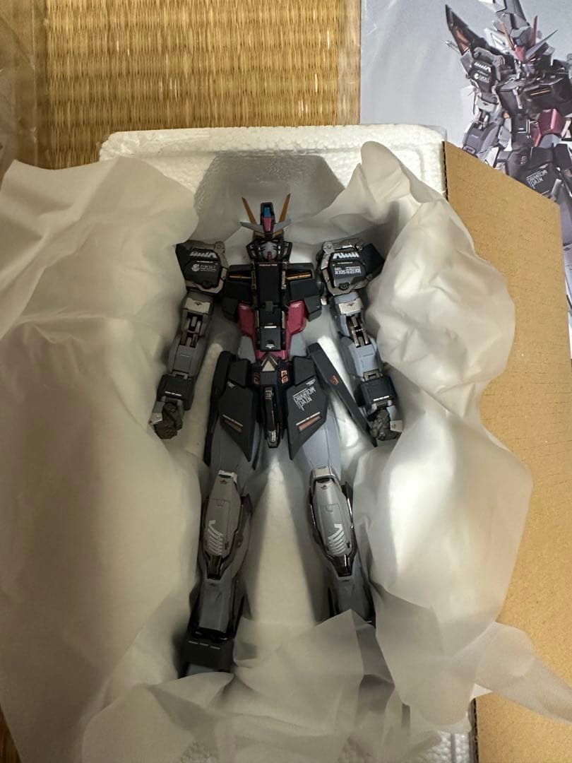 メタルビルド　ストライクノワール