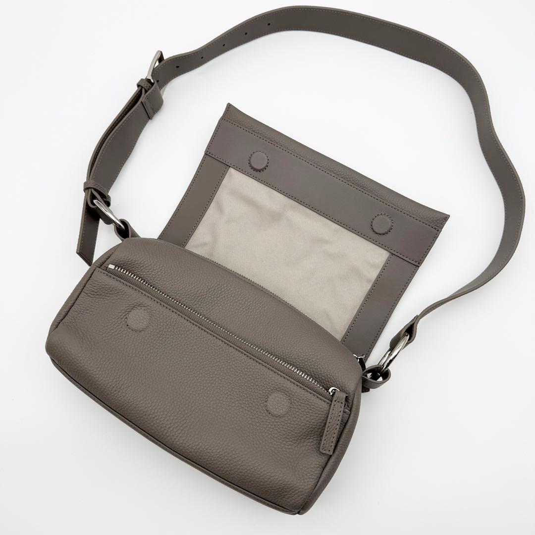 【極美品】BEARDSLEY レザーボディバッグ ショルダー 2way 本革