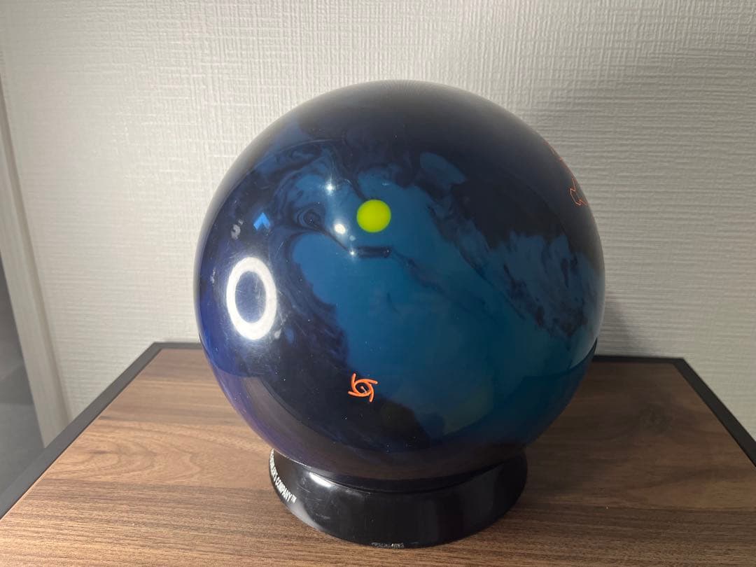 【新品】 ボウリング　STORM MARVEL FUTURE