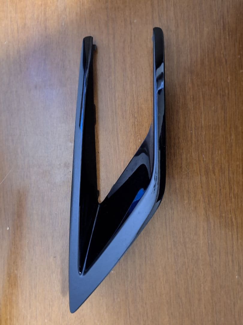 三菱デリカD5 フォグランプガーニッシュ