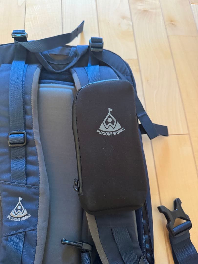 PLUSS ONE WORKS バックパック モバイルケース付