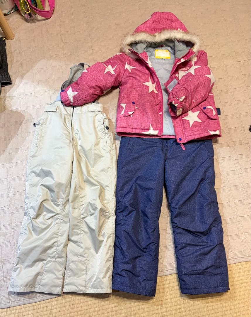 ジュニアスキー一式　板130cm／ストック／ブーツ／ウェア上下140cm