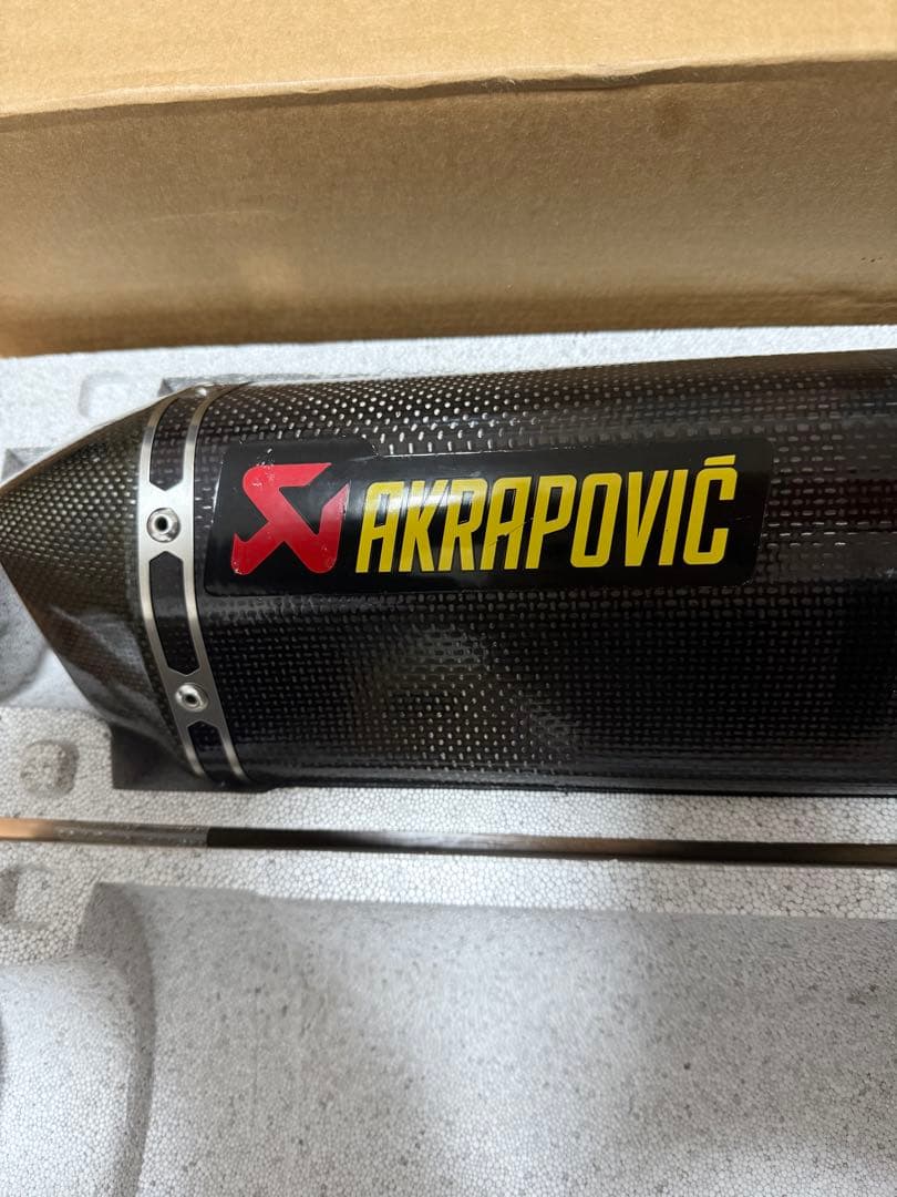 AKRAPOVIC カーボンマフラー(60.5π)